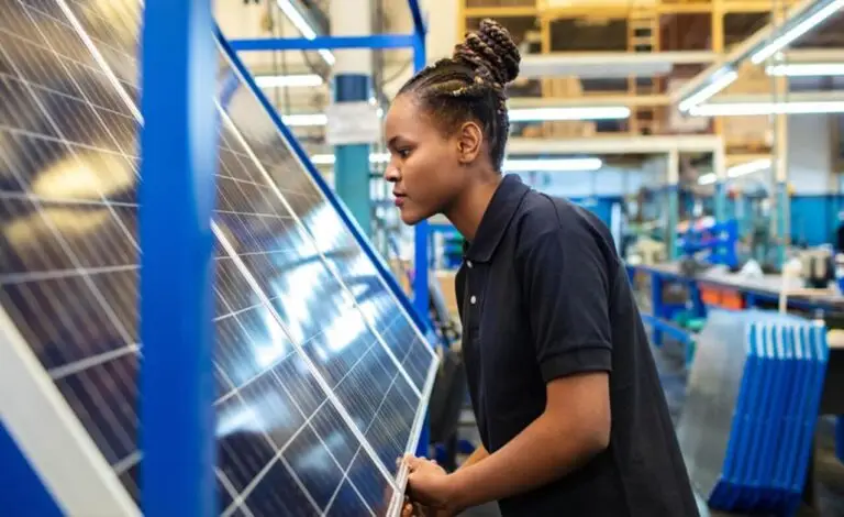 How Solar and Battery Technology Support Sustainable Development